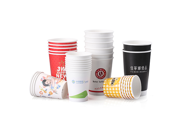 一次性纸杯